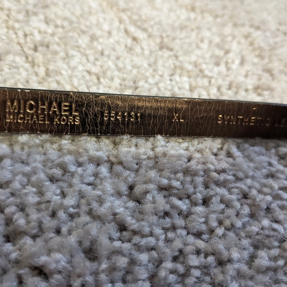 Michael Kors Belt Bag/Cross Body Bag, like new condition $30 - Picture 5 of 6